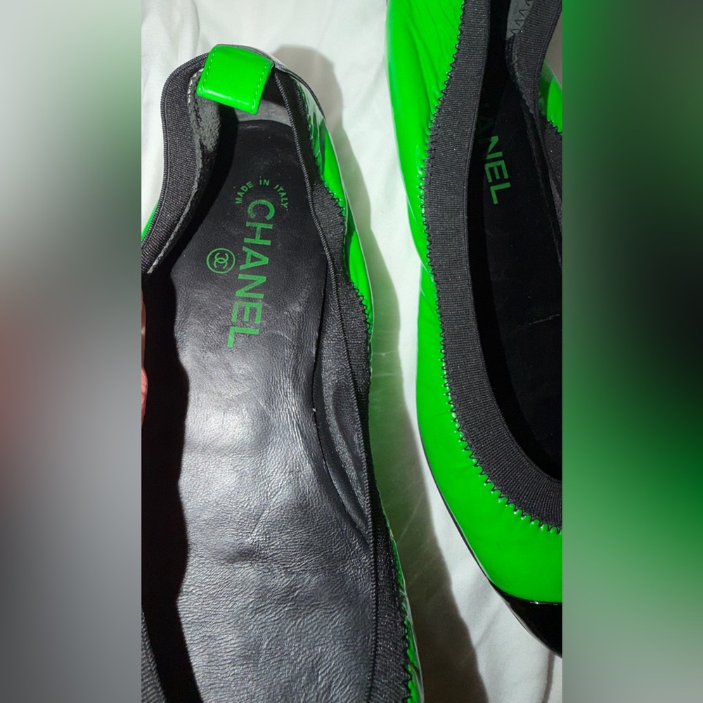 Chanel Neon Green Black Patent Ballerina Ballet Flat 39 Vintage - Picture 15 of 16